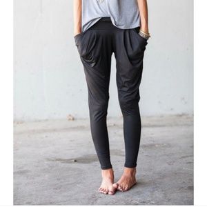 ISO Big Pocket pants from Oxford Trunk!